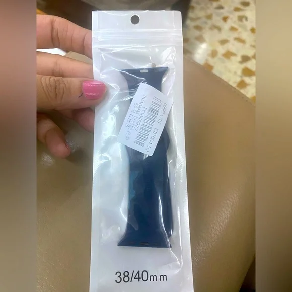 APPLE WATCH ASSORTED STRAPS. 999/- each. Gold rose gold black navy blue maroon - Picture 6 of 10